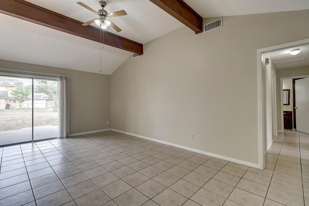 5225 Bonham St Property Photo 5