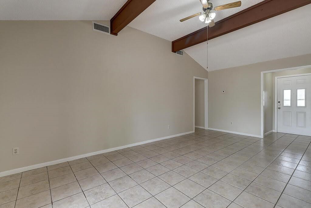 5225 Bonham St Property Photo 6