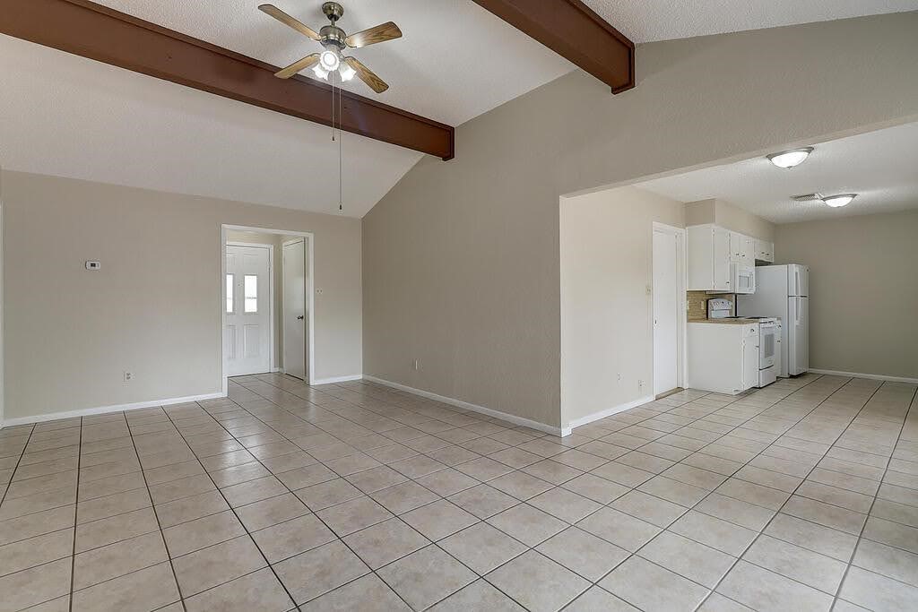5225 Bonham St Property Photo 7
