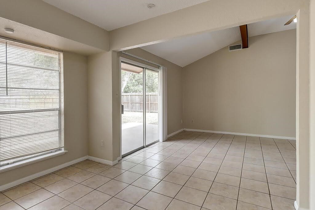 5225 Bonham St Property Photo 11