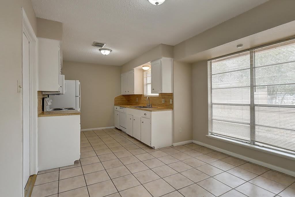 5225 Bonham St Property Photo 12