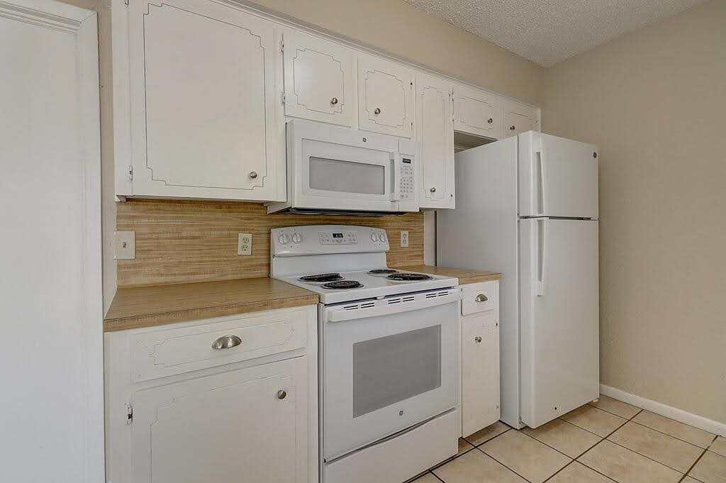5225 Bonham St Property Photo 15