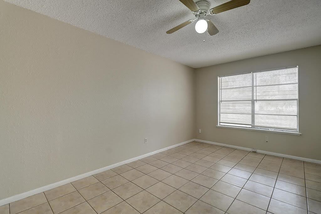 5225 Bonham St Property Photo 19