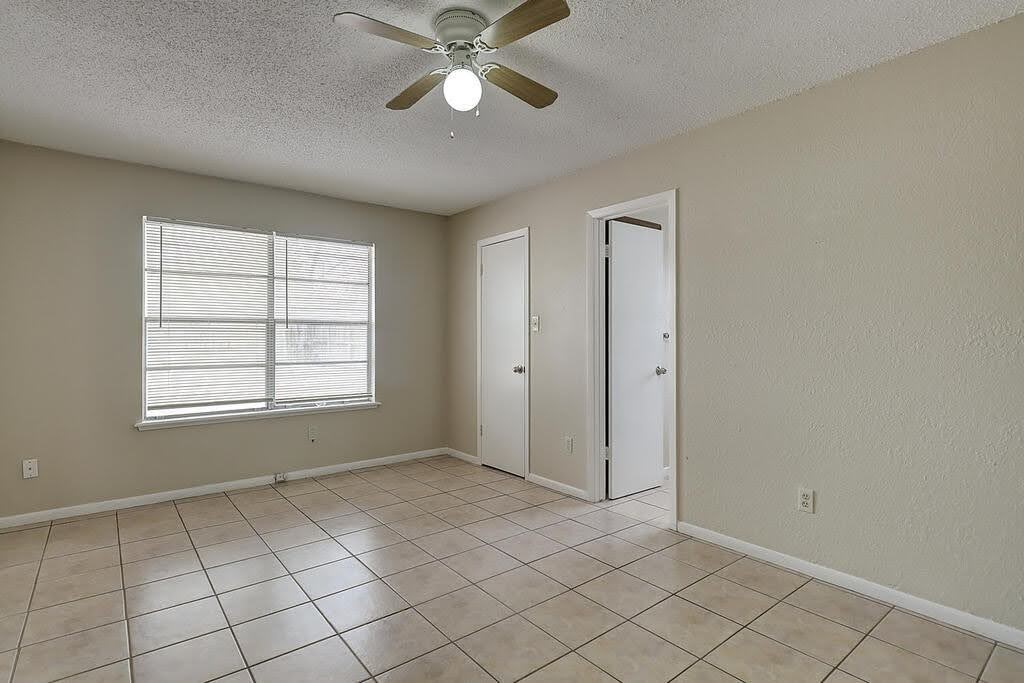 5225 Bonham St Property Photo 20
