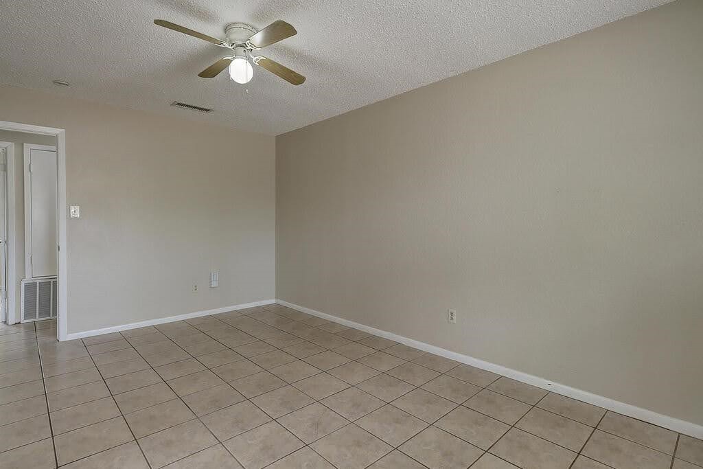 5225 Bonham St Property Photo 21