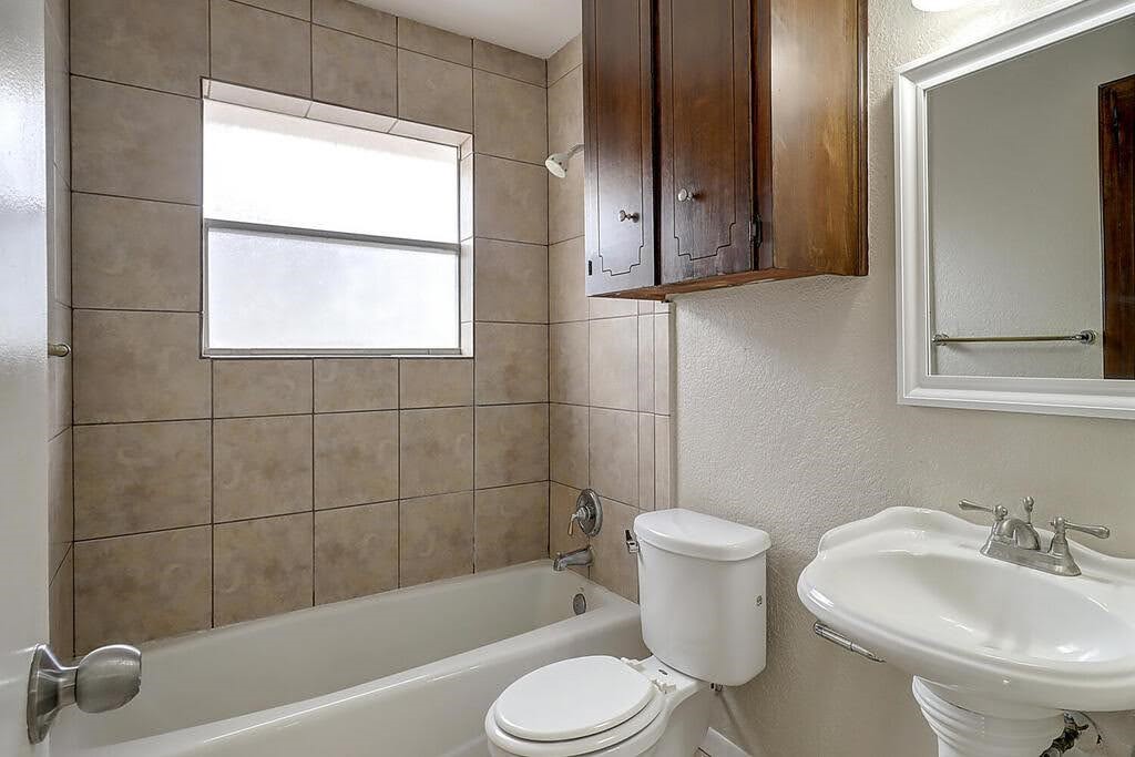5225 Bonham St Property Photo 23