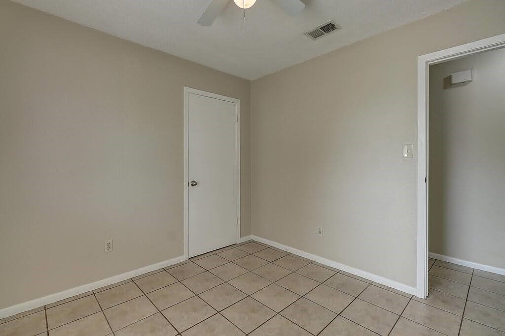 5225 Bonham St Property Photo 32