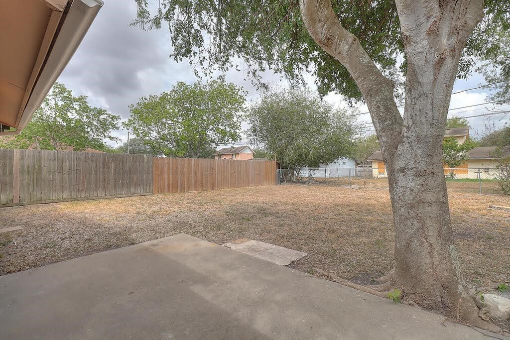 5225 Bonham St Property Photo 34