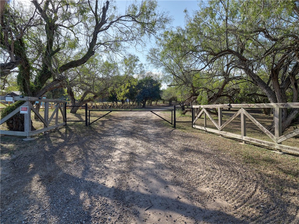 12631 Leopard St Property Photo 8