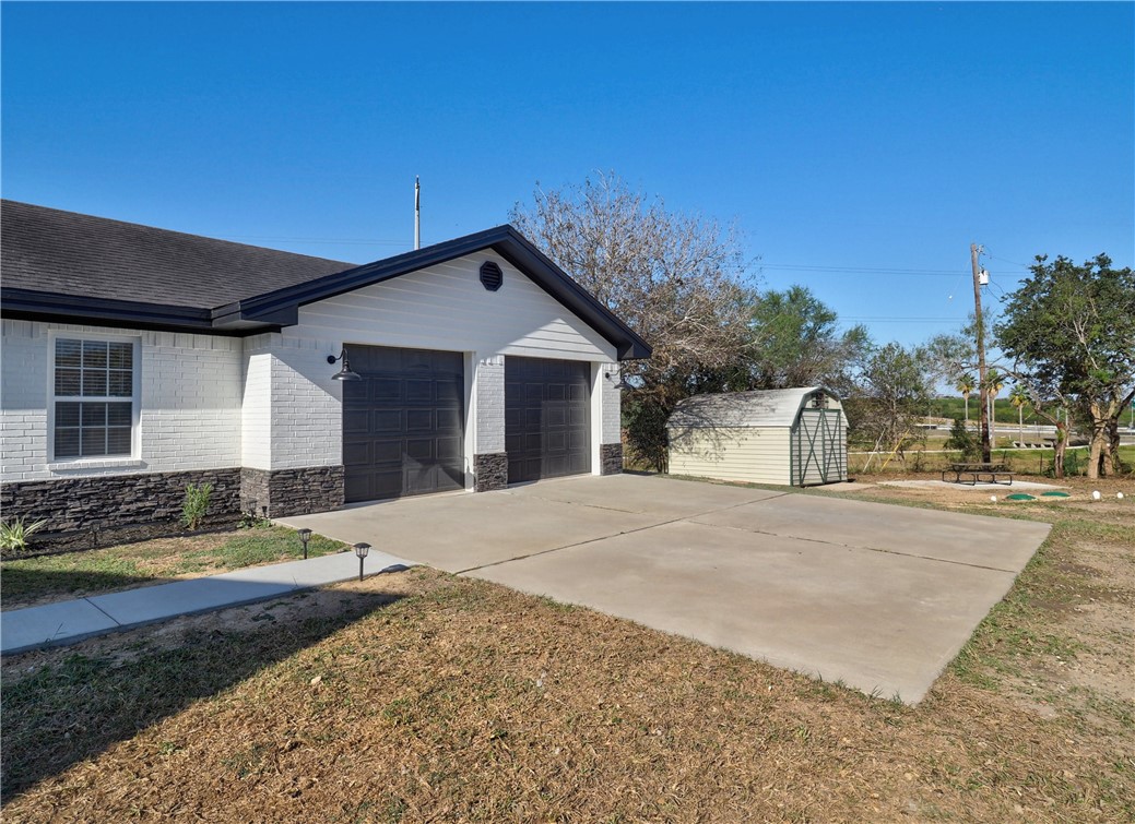 12631 Leopard St Property Photo 12