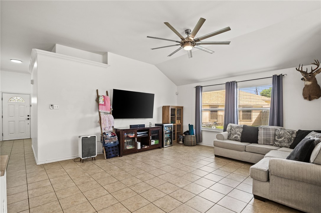 2302 Light Wind Dr Property Photo 5