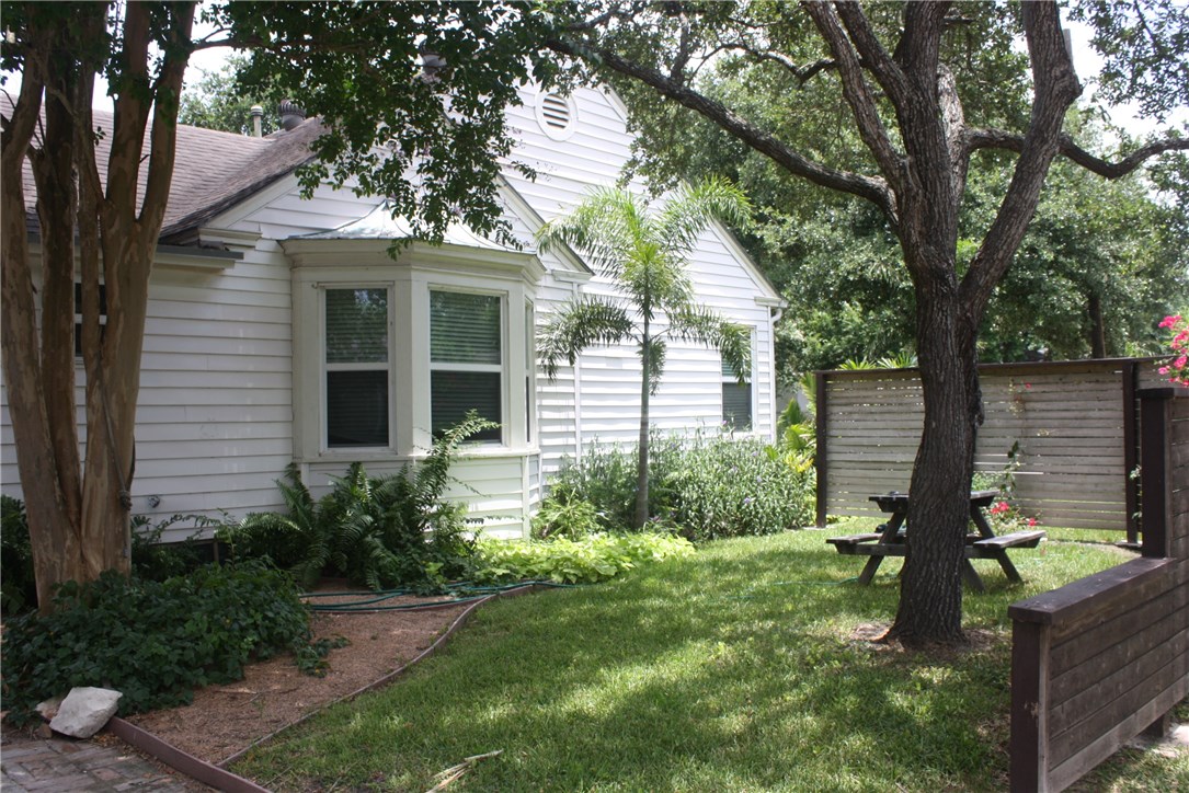 332 S Morningside St Property Photo 2