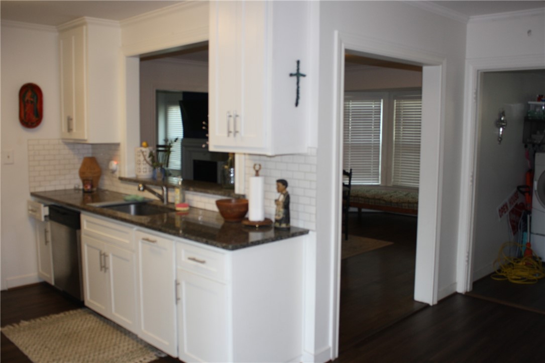 332 S Morningside St Property Photo 8