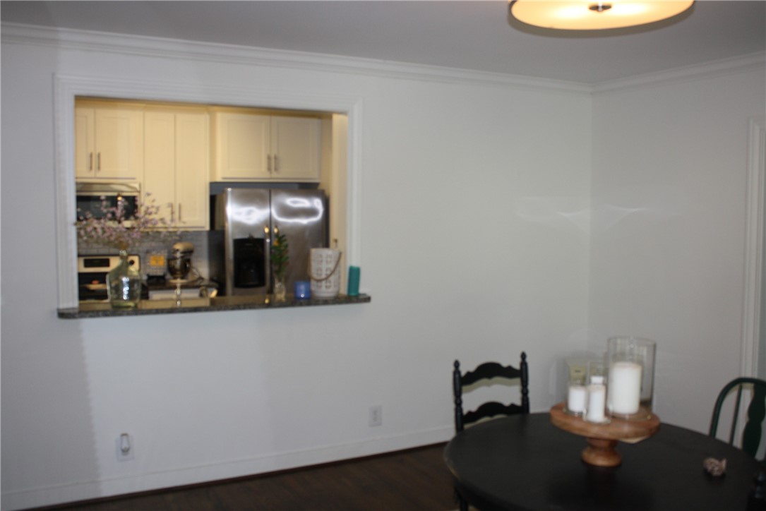 332 S Morningside St Property Photo 10