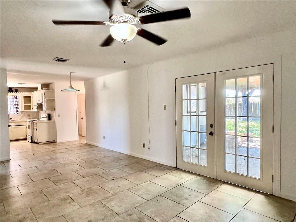 4505 Mount Vernon Dr Property Photo 2