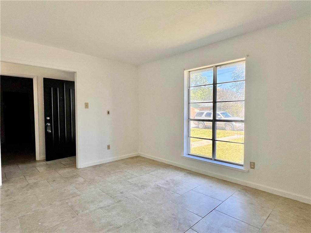 4505 Mount Vernon Dr Property Photo 3