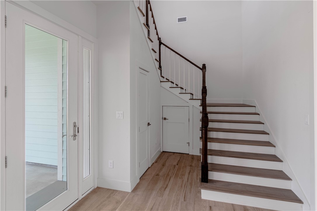127 Bismarck Lane Property Photo 3