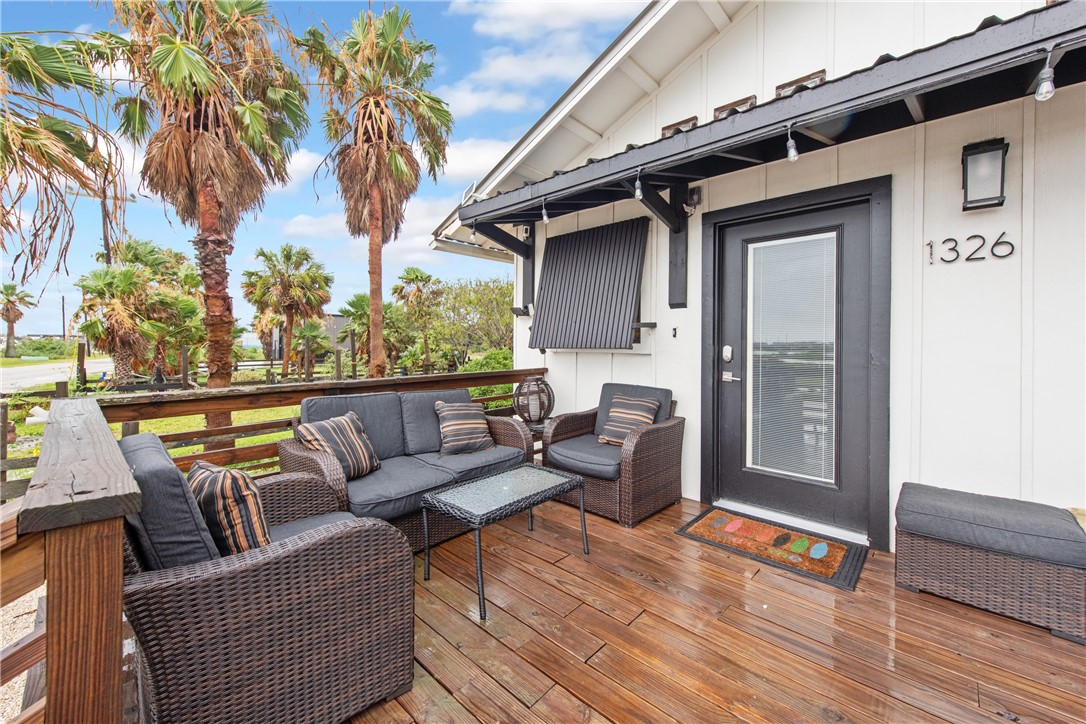 1326 Ross Ave Property Photo 1