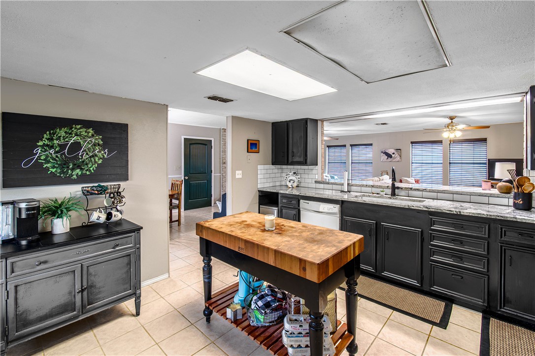 1300 Burton St Property Photo 6