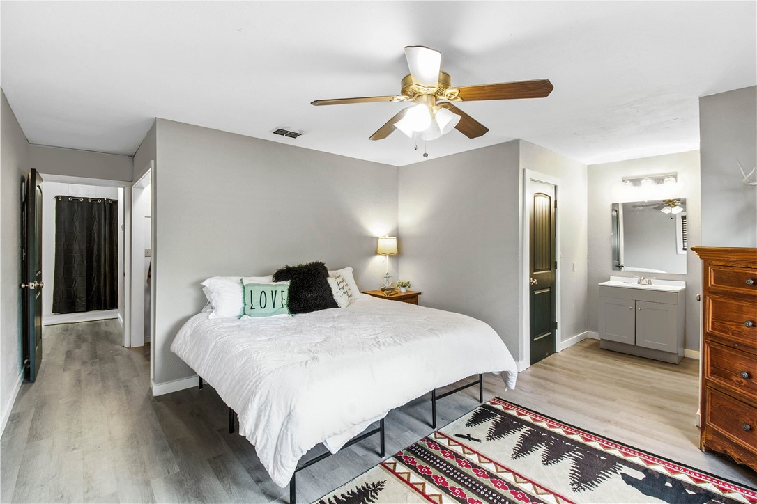 1300 Burton St Property Photo 11