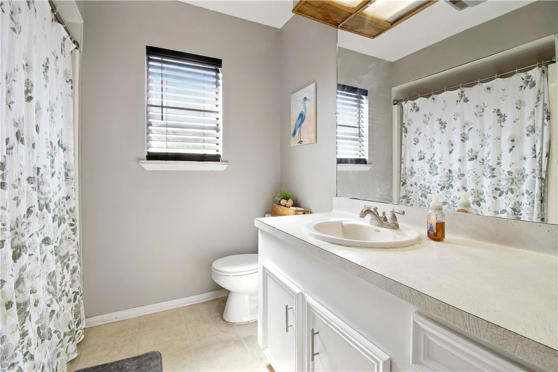 1300 Burton St Property Photo 16