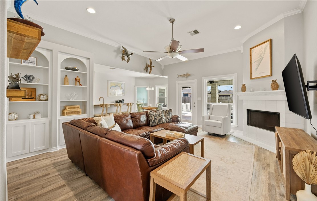 15822 Portillo Dr Property Photo 4