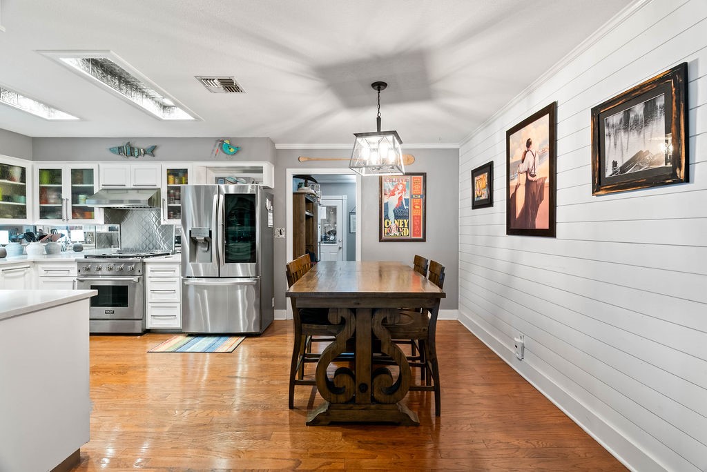 1105 S Paisano St Property Photo 9