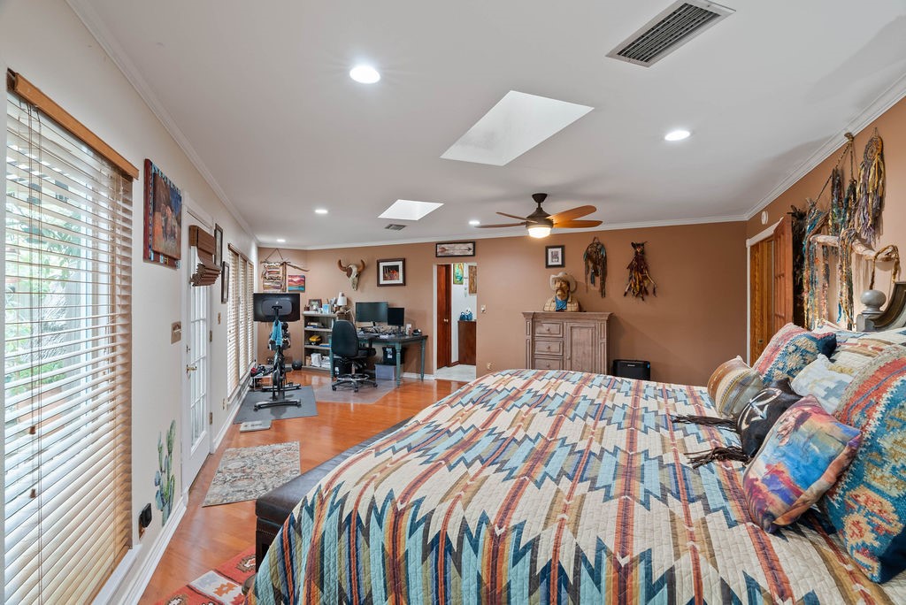 1105 S Paisano St Property Photo 10