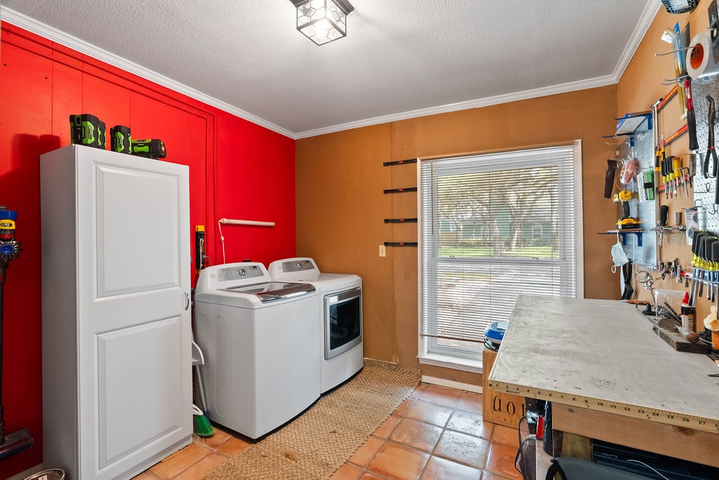 1105 S Paisano St Property Photo 20