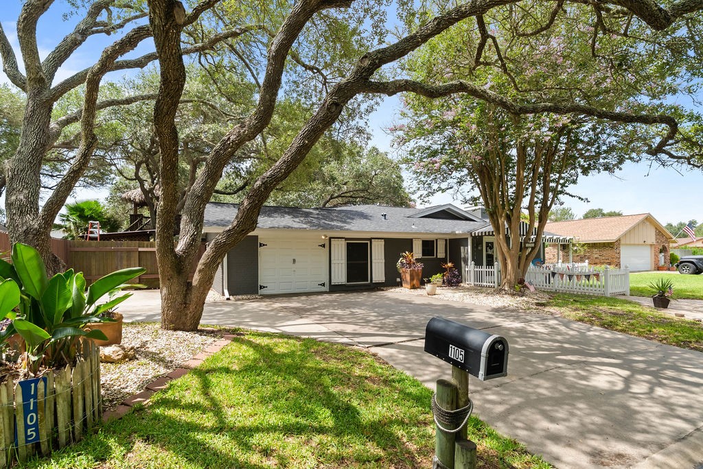 1105 S Paisano St Property Photo 34