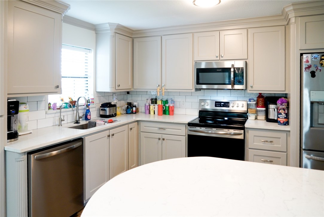 4625 Harney Rd Property Photo 15