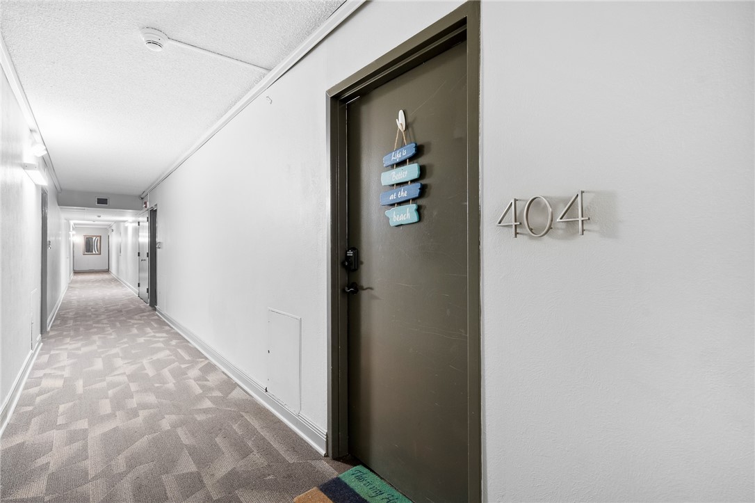 715 S Upper Broadway St 404 Property Photo 3