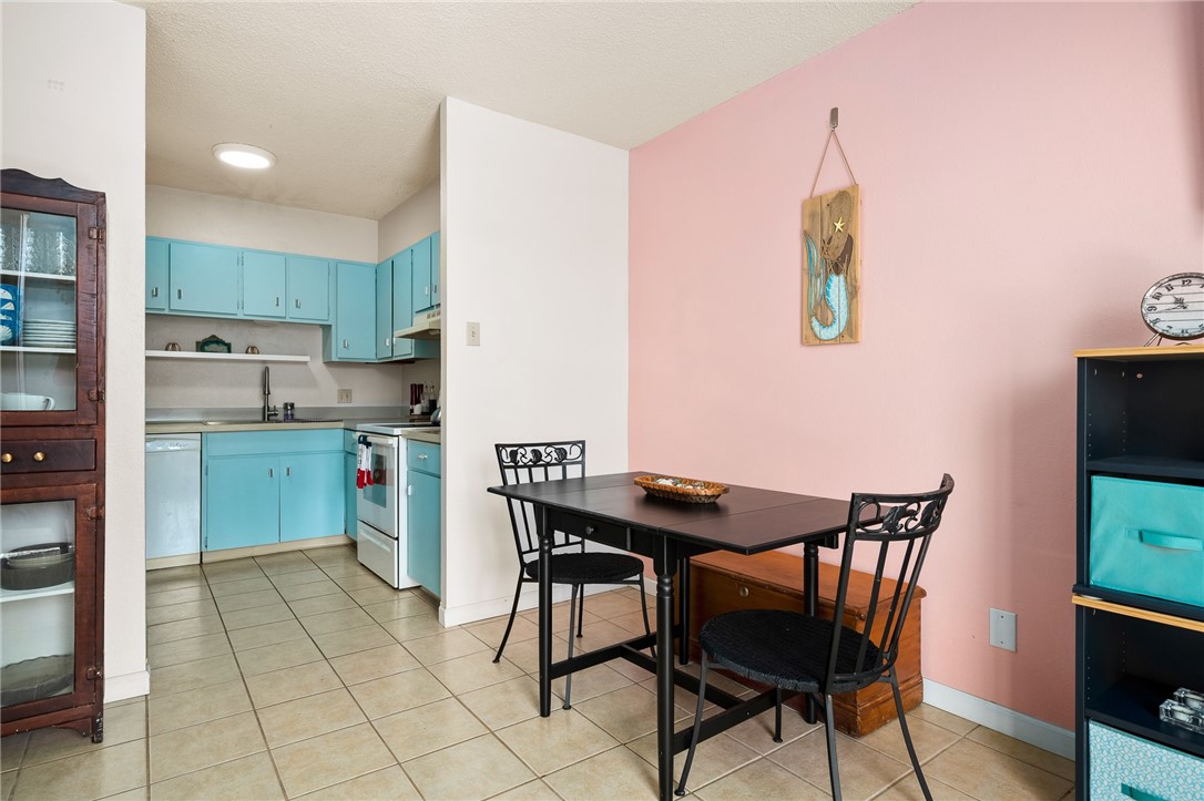715 S Upper Broadway St 404 Property Photo 10