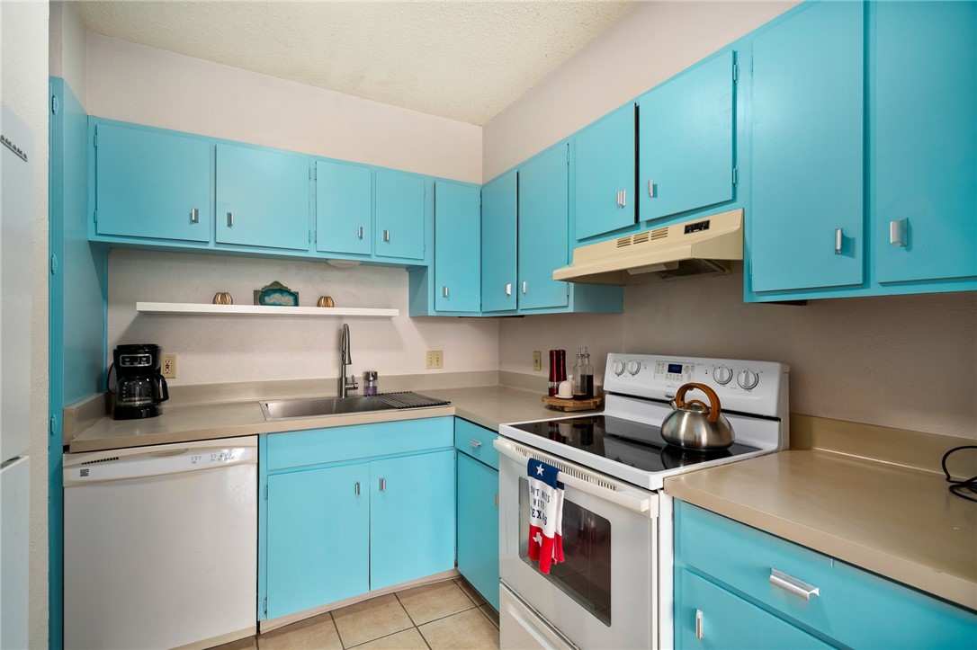 715 S Upper Broadway St 404 Property Photo 12
