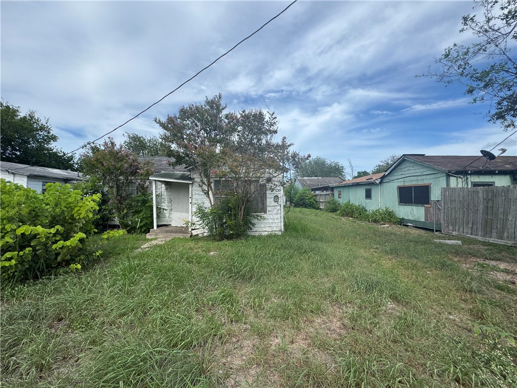334 Osage St Property Photo 2