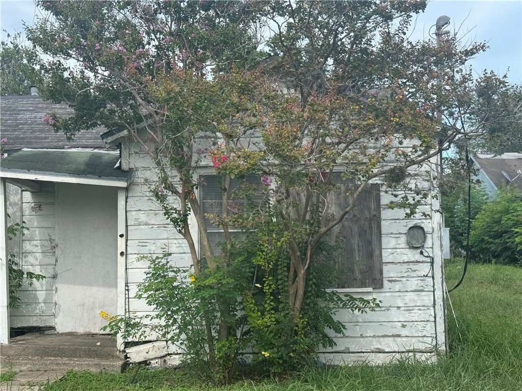 334 Osage St Property Photo 3