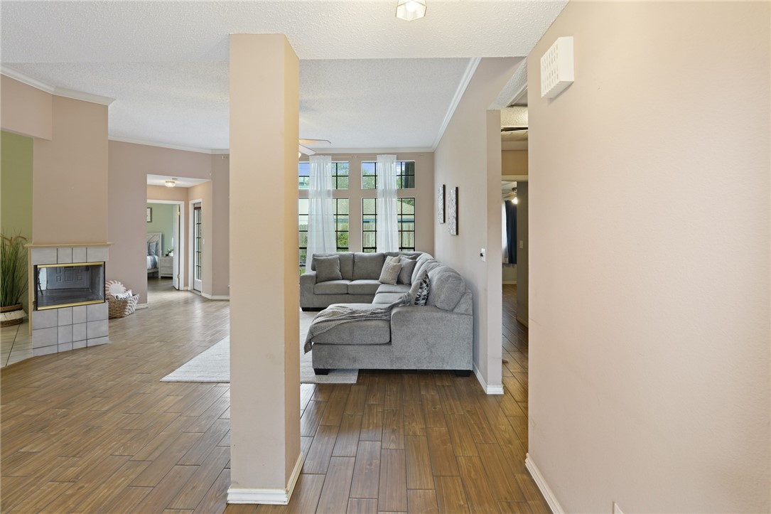 2217 Dorsey St Property Photo 7