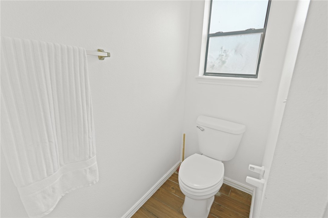 2217 Dorsey St Property Photo 18