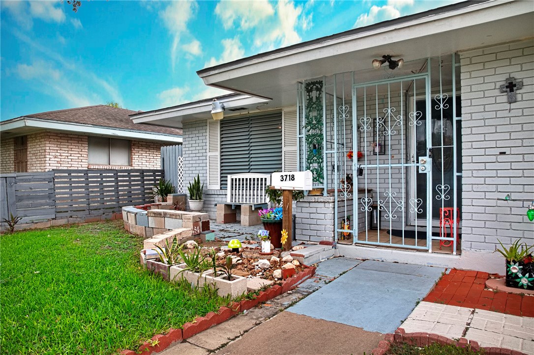 3718 Brushwood Property Photo 3