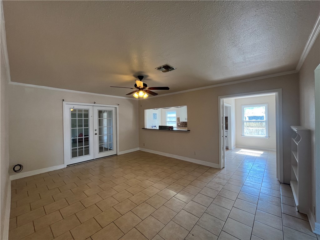 529 Ohio Ave Property Photo 3