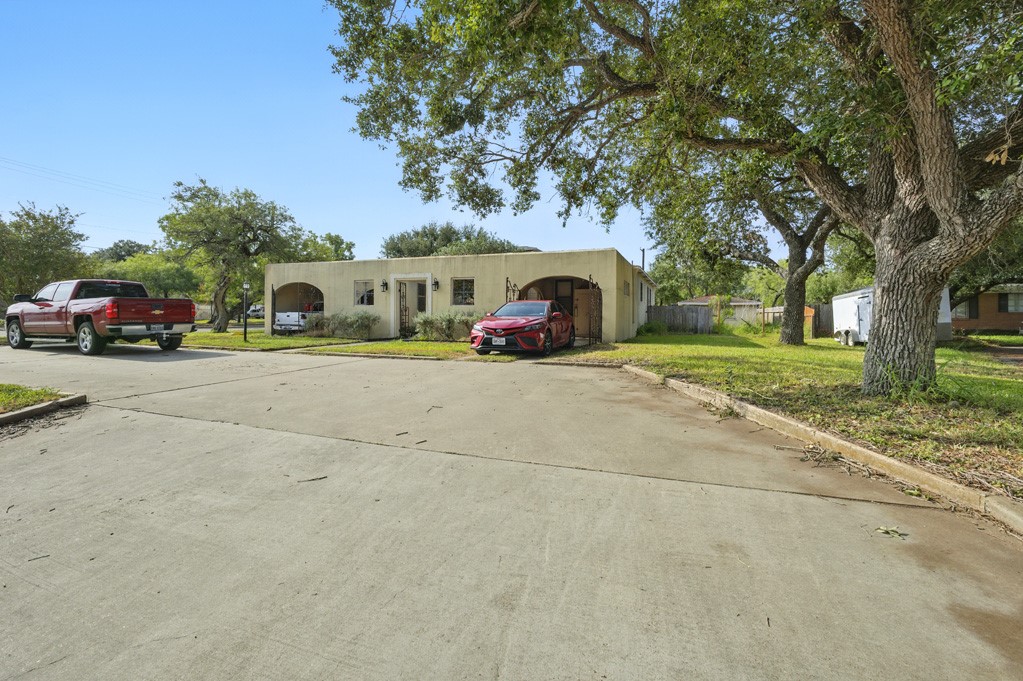 1024 E Sinton St Property Photo 4