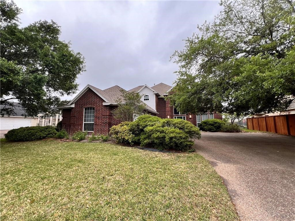 8017 Villefranche Dr Property Photo 2