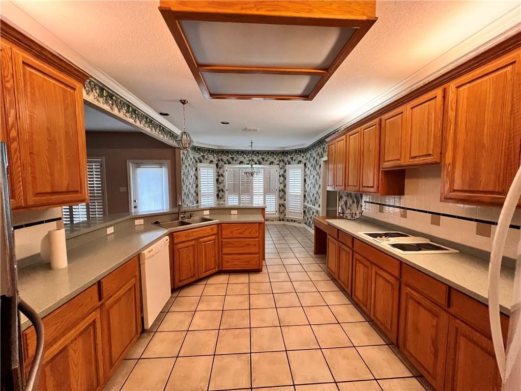 8017 Villefranche Dr Property Photo 3