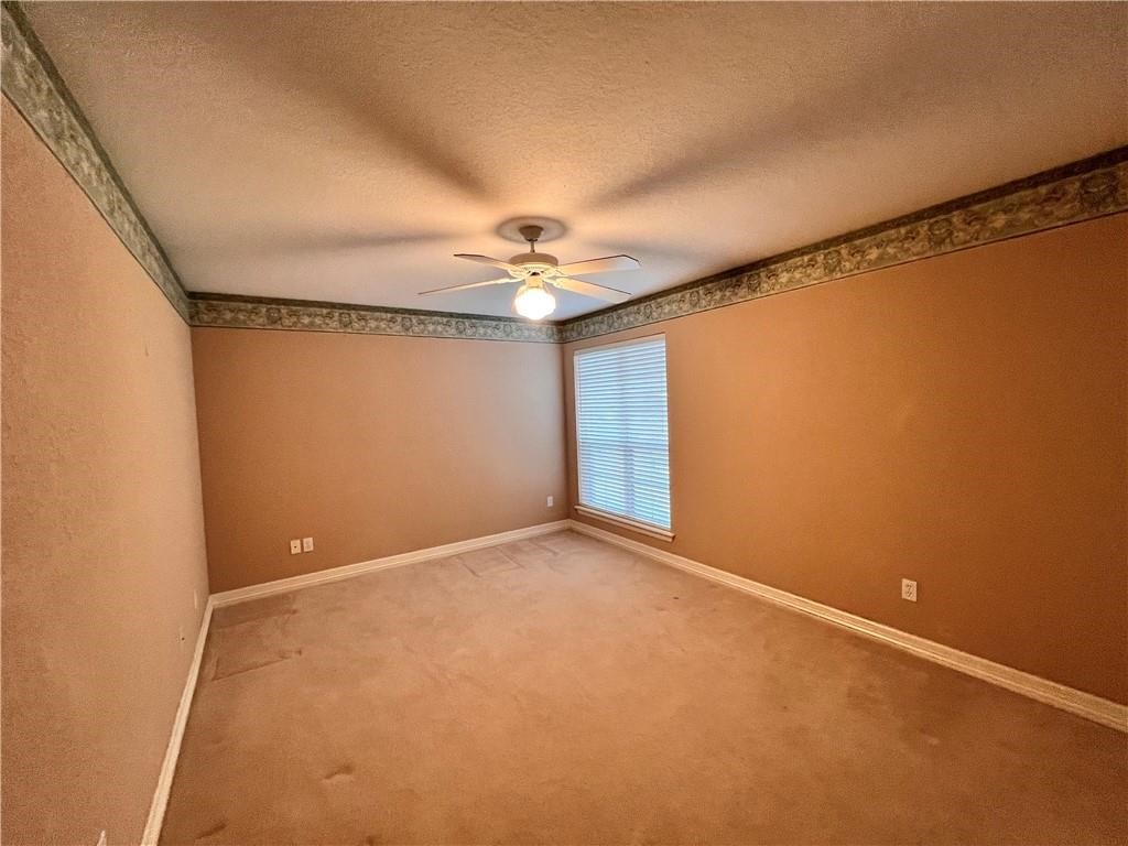 8017 Villefranche Dr Property Photo 9