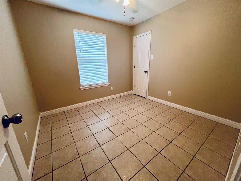 15409 Palmira Ave B Property Photo 8