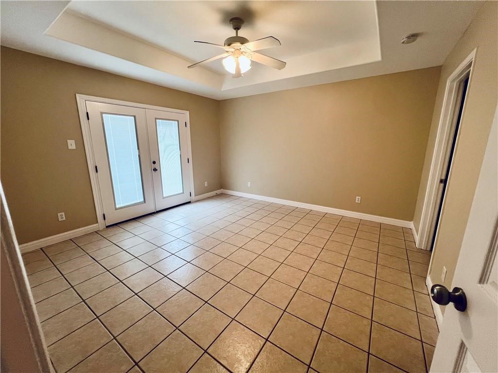 15409 Palmira Ave B Property Photo 14