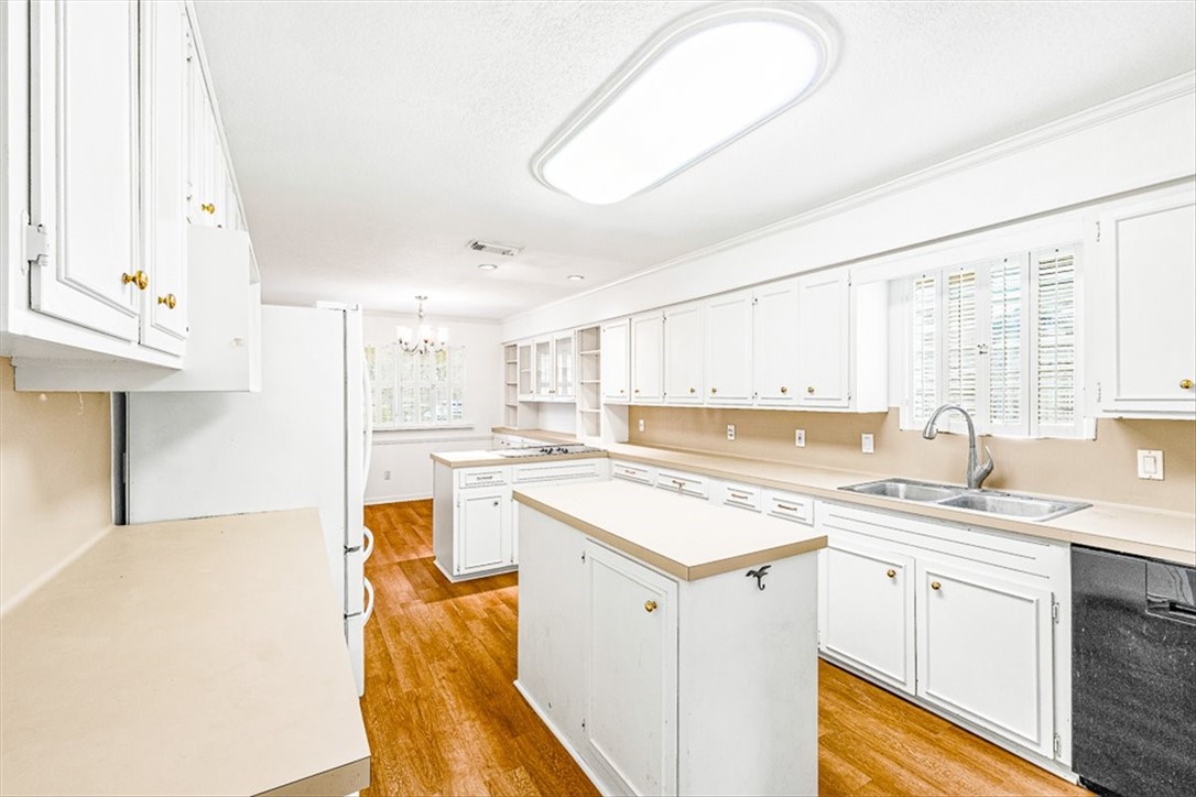 5426 Chevy Chase Dr Property Photo 10