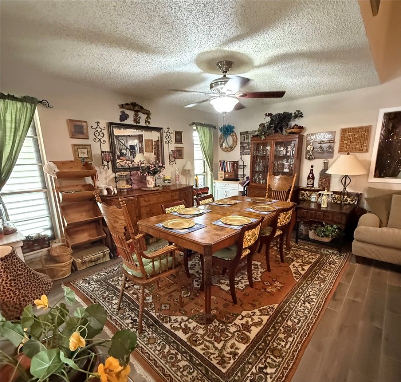 5953 Cinnamon Oaks Dr Property Photo 5