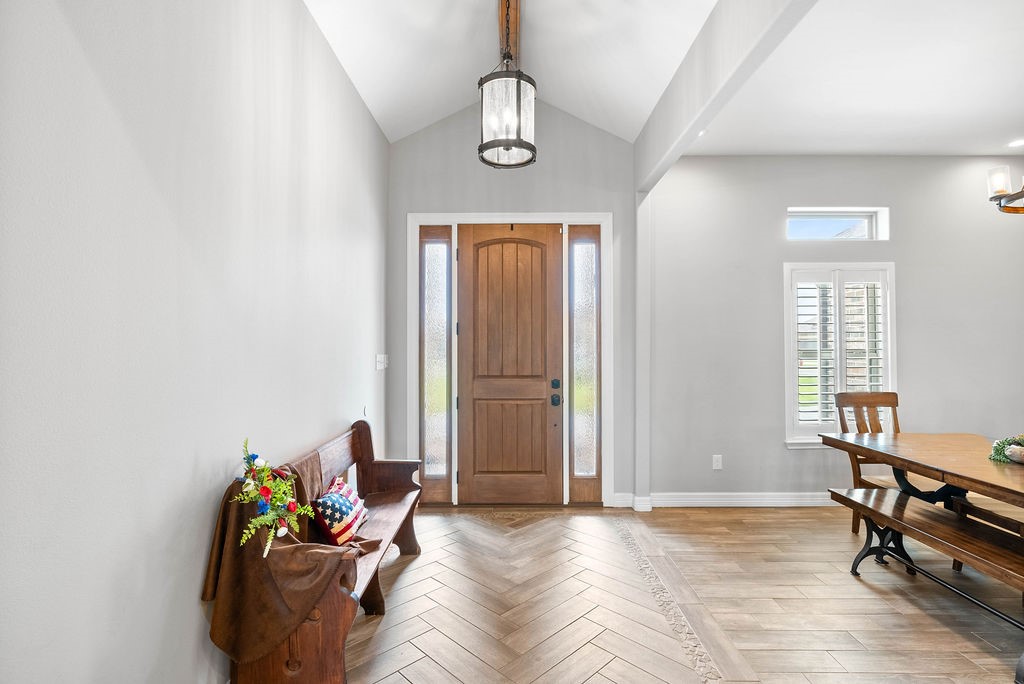 4108 Carlos Circle Property Photo 4