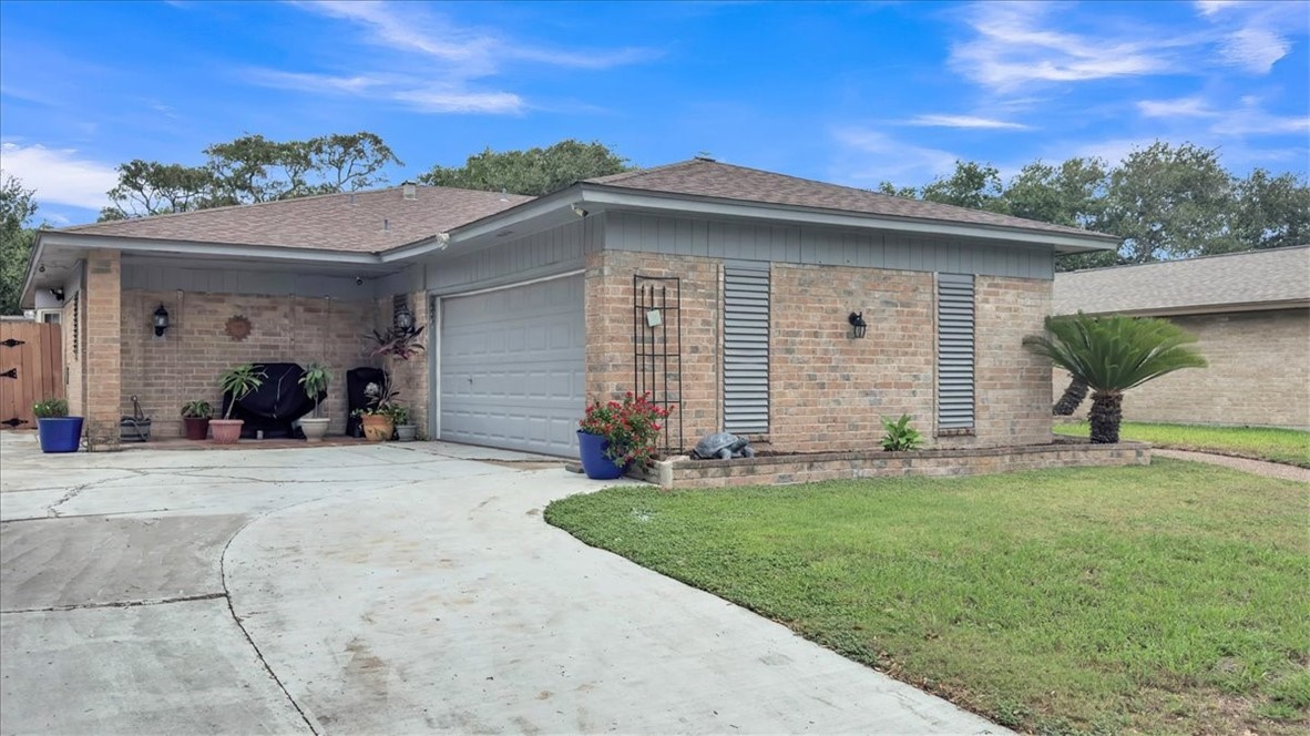 5301 Bromley Dr Property Photo 2